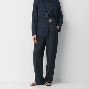 Aritzia Effortless Pant in black crepette